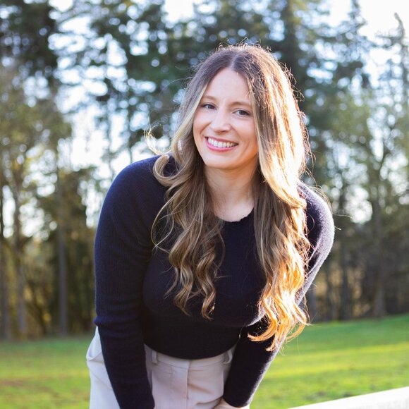 Meet your Posher, Mckinzie - Picture 1 of 2